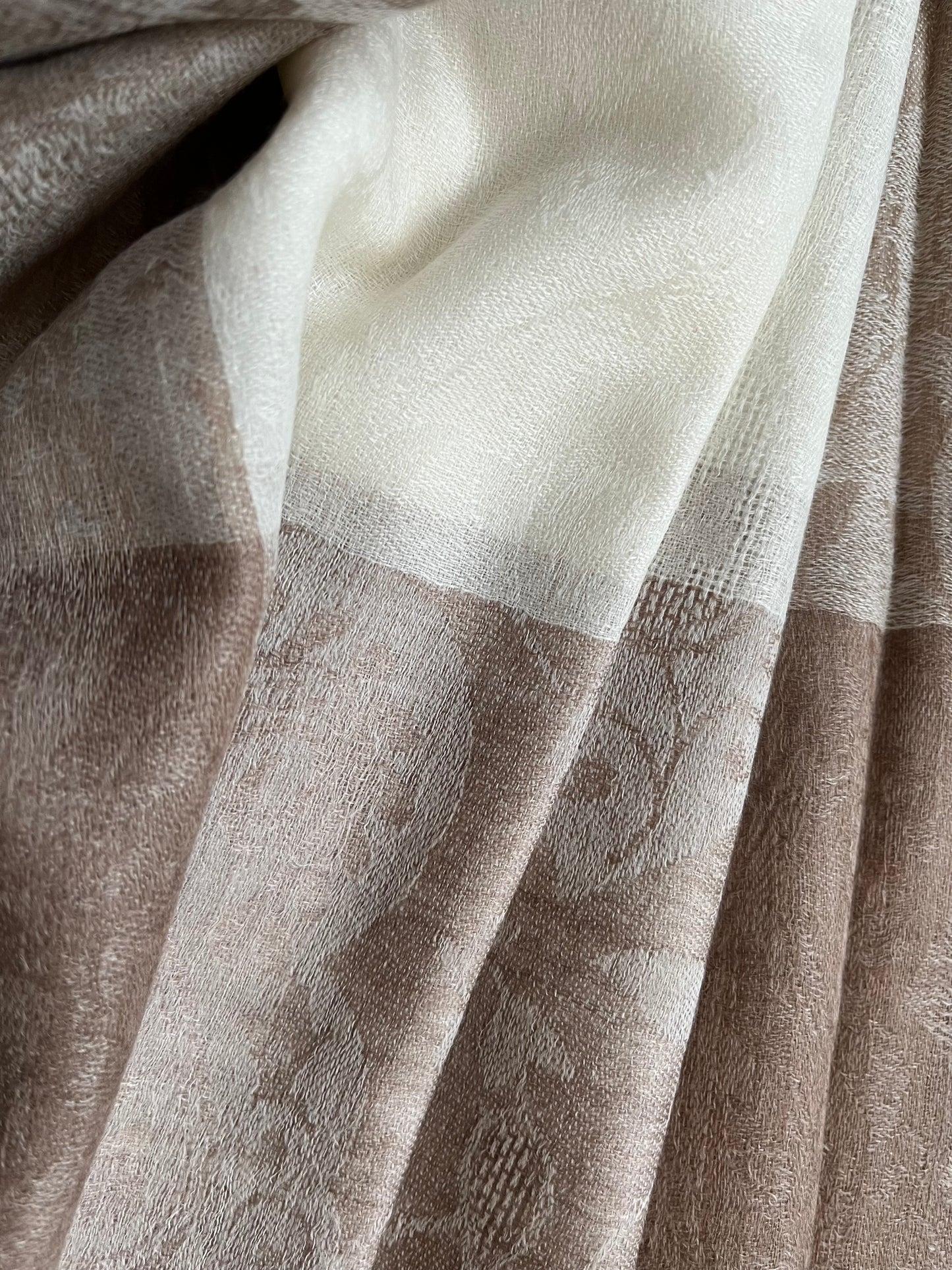 Finest Cashmere Stole - Tradition & Tranquility